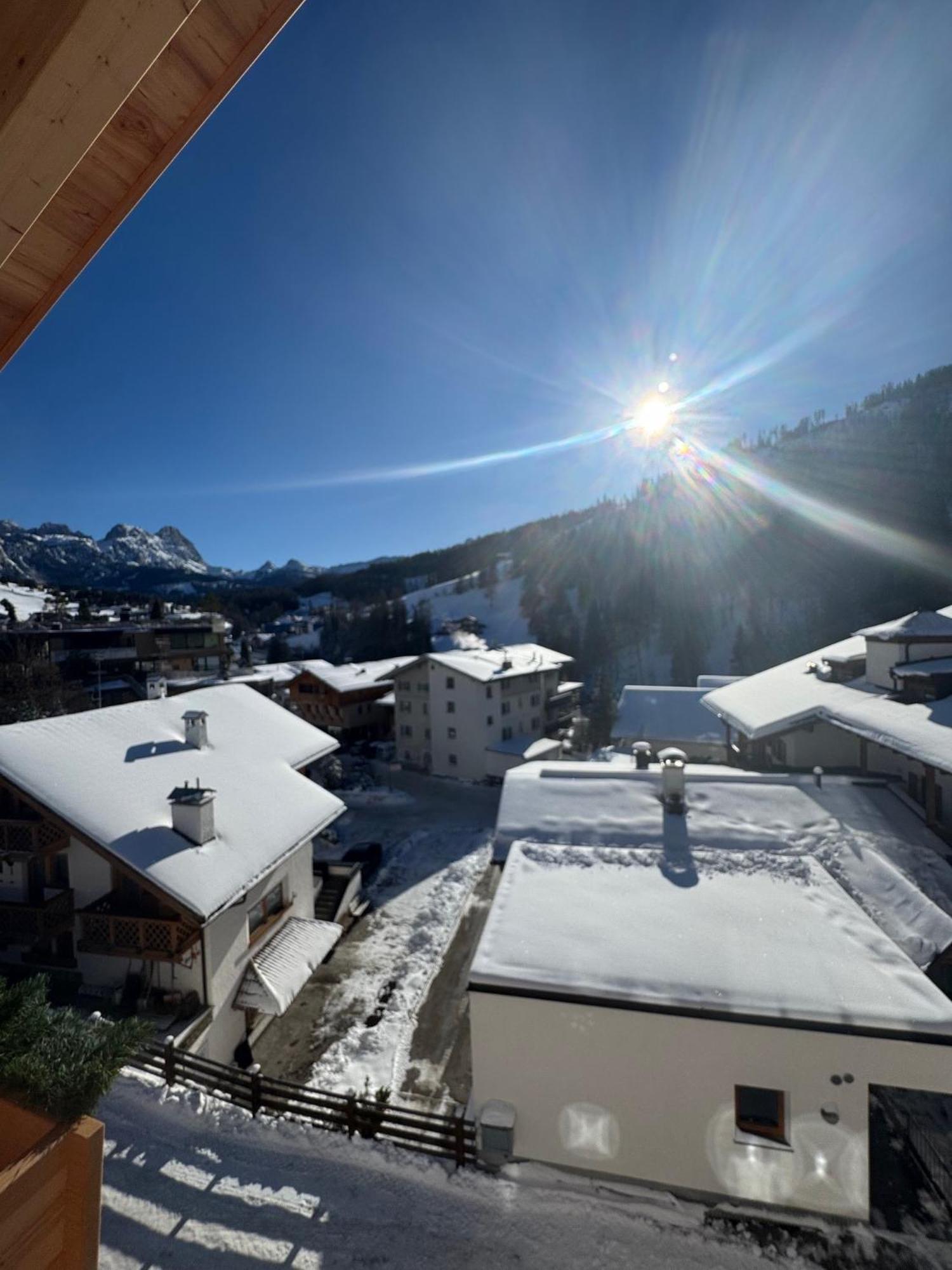 Residence Vajolet San Cassiano Exteriör bild