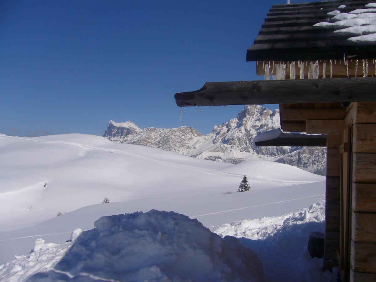 Residence Vajolet San Cassiano Exteriör bild