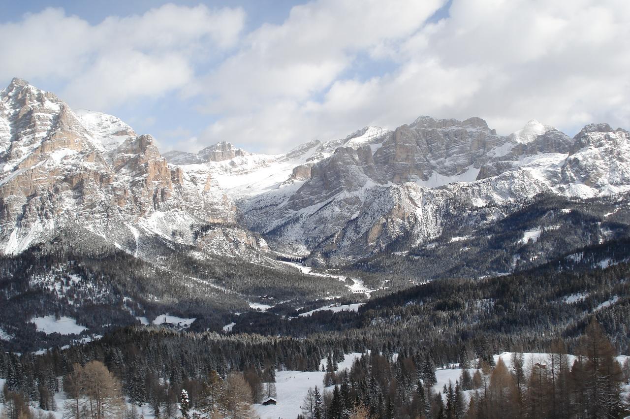Residence Vajolet San Cassiano Exteriör bild