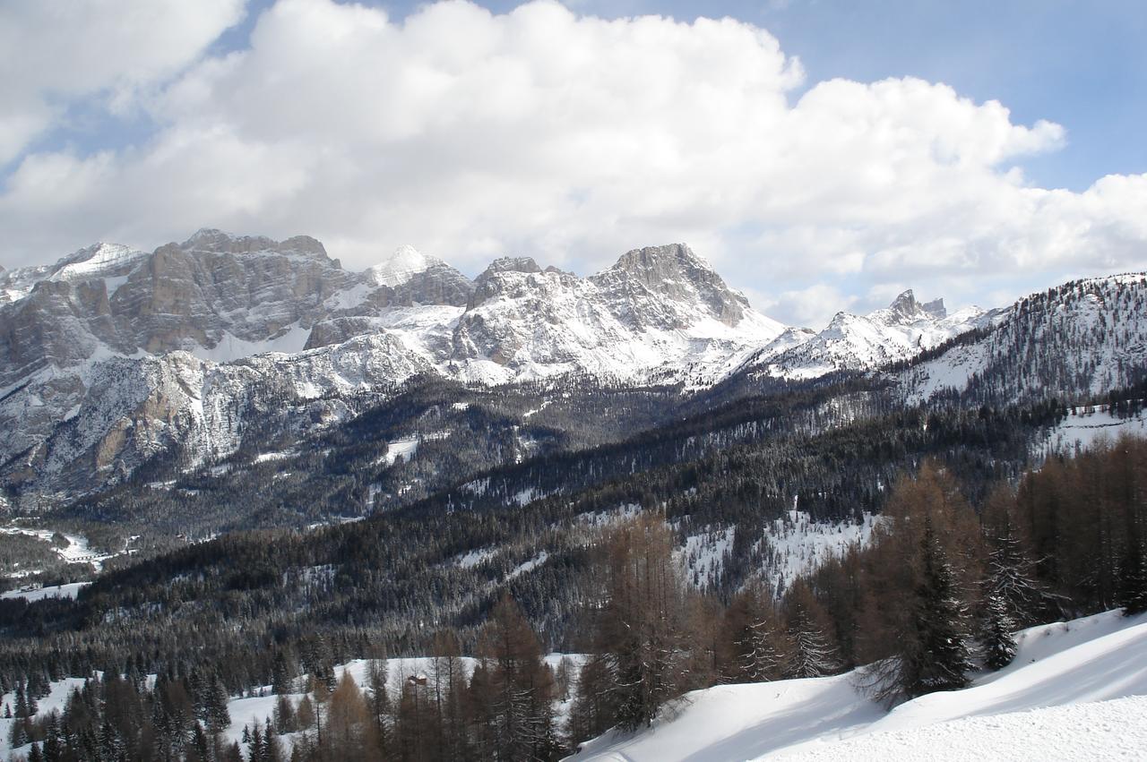 Residence Vajolet San Cassiano Exteriör bild